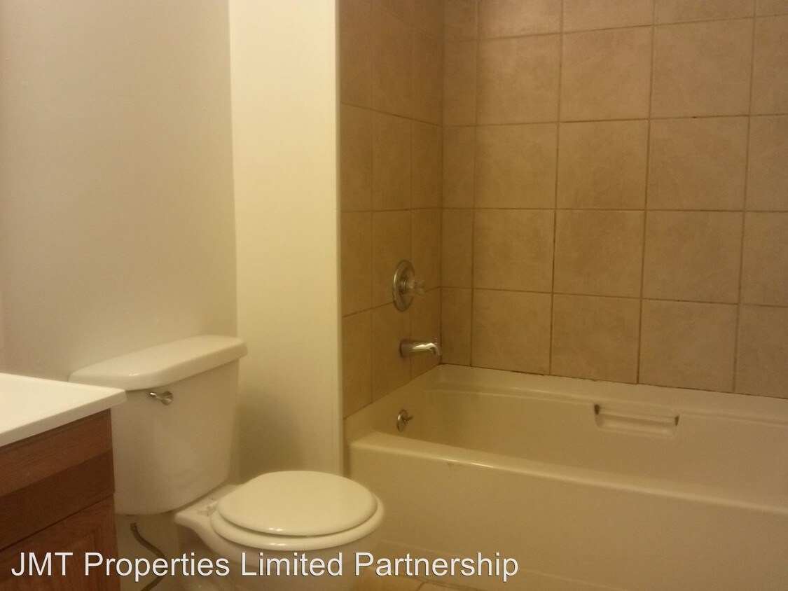 Primary Photo - 403 W 9th St