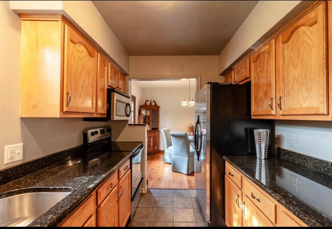 Building Photo - 3771 Grovedale Pl