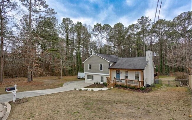 Building Photo - 1201 Holly Hills Dr SW