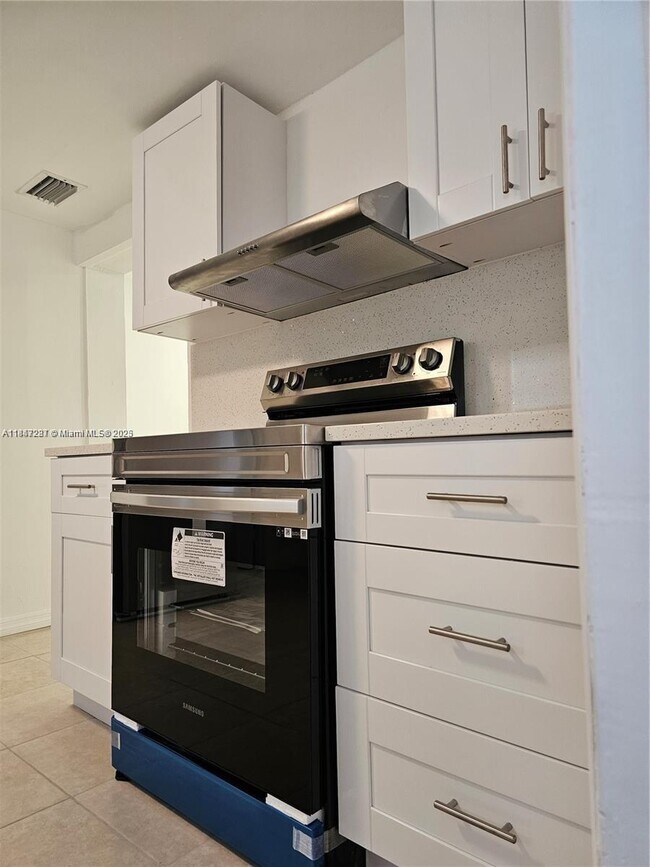 Foto del edificio - 224 NW 13th Ct