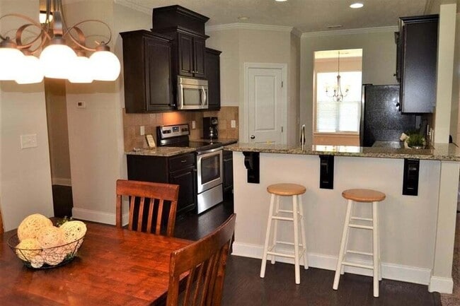 Building Photo - 2612 Waites Dr