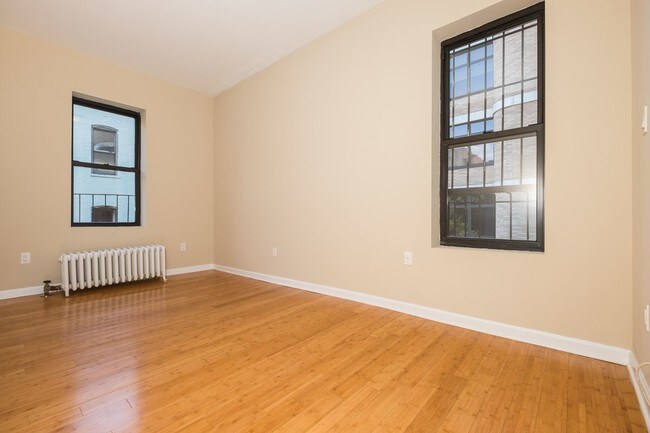 Foto del edificio - Gorgeous 1 Bedroom Duplex for Rent in UES!