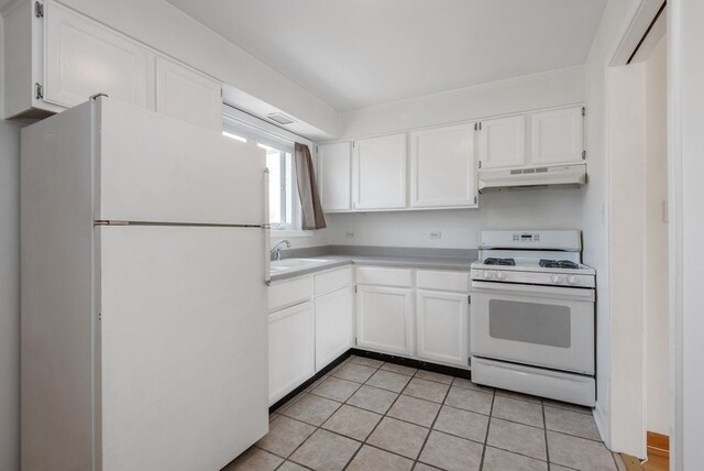 Kitchen - 6809 N Northwest Hwy