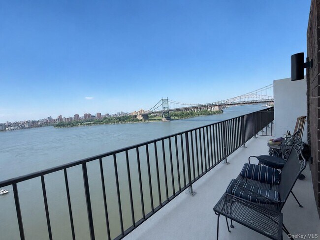 Foto del edificio - 25-40-40 Shore Blvd