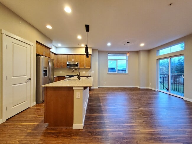 Building Photo - 2101 NW Talus Dr