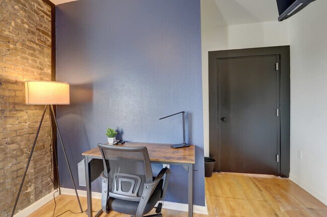 Foto del edificio - 1925 N Prospect Ave