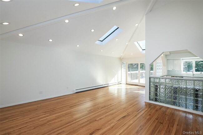 Foto del edificio - 118 Birchwood Park Dr