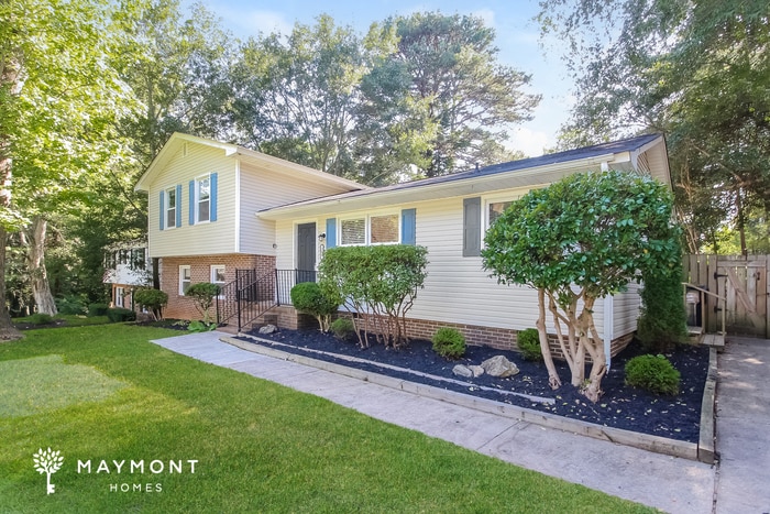 Building Photo - 204 Chuckwood Dr