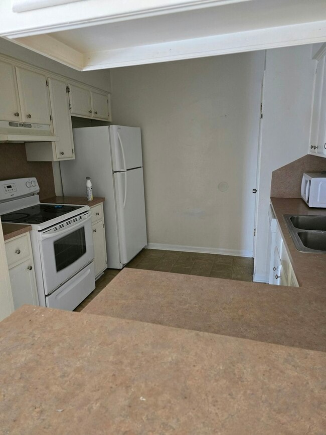 Building Photo - 201 Regency Ave