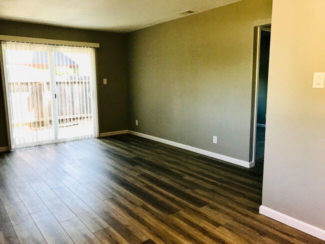 Building Photo - 934 Santa Alicia Dr