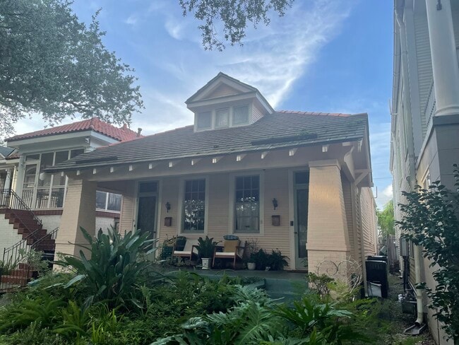 Building Photo - 2815 Ursulines Ave