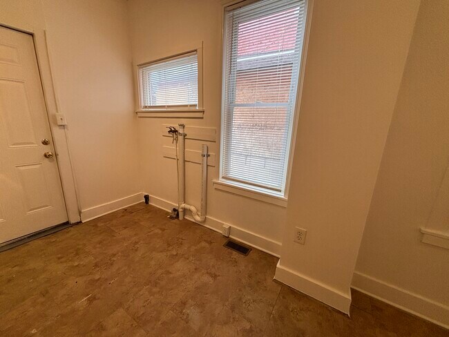 Foto del edificio - 738 W Poplar St