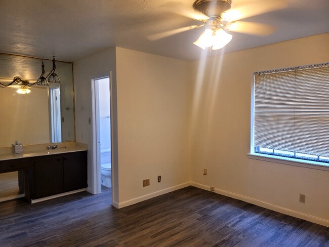 Foto del edificio - 1905 Blueridge Pkwy