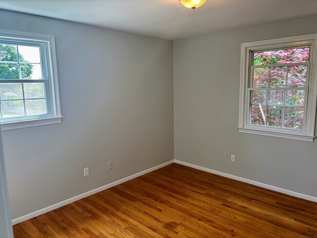 Foto del edificio - 8 Canterbury Ln