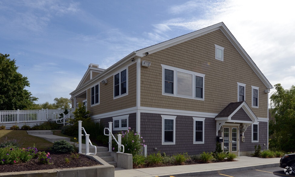 East Bay Village Rentals Middletown, RI