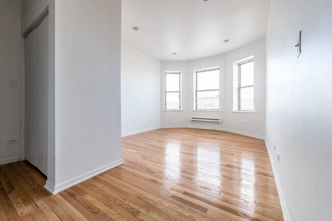 Foto del edificio - 705 S Lawndale Ave