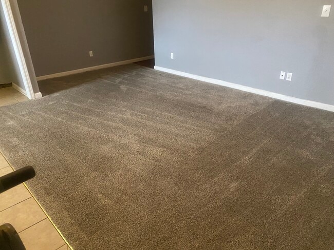 Foto del edificio - 656 N Pass Rd