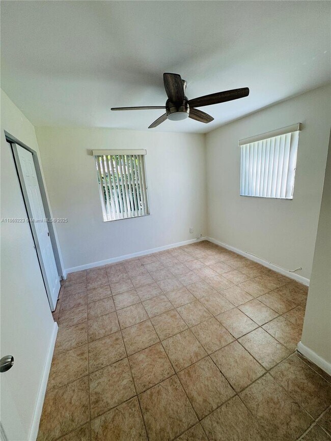 Foto del edificio - 3 bedroom in Hollywood FL 33021