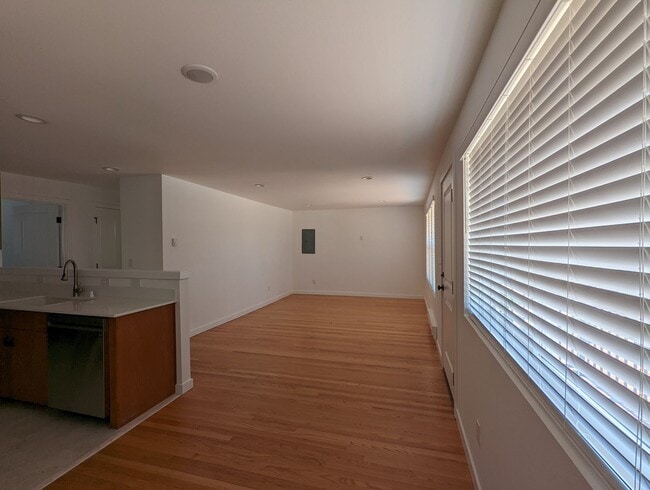 Building Photo - Stunning Remodeled Beacon Hill Home