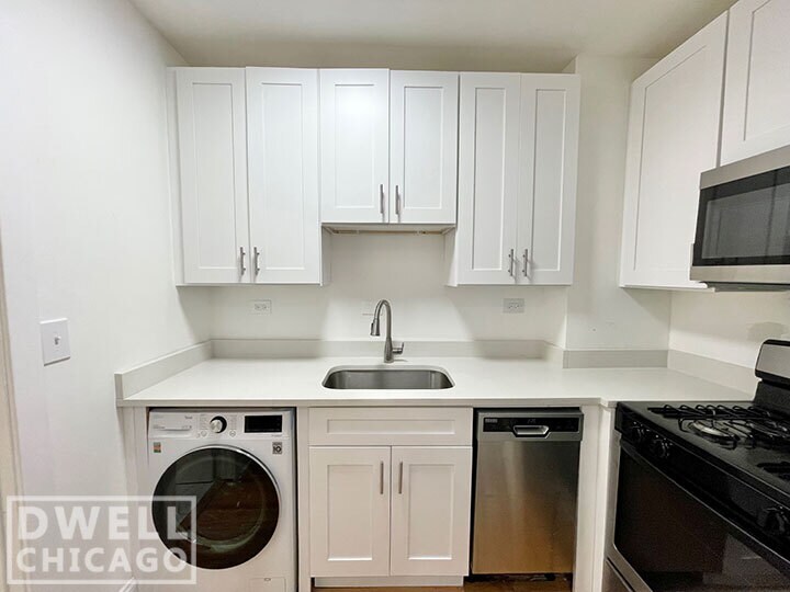 Foto principal - 1851 W Dickens Ave