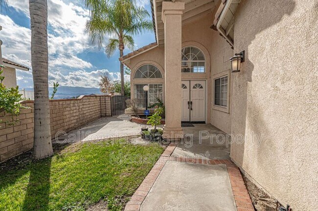 Building Photo - 27740 Desert Pl