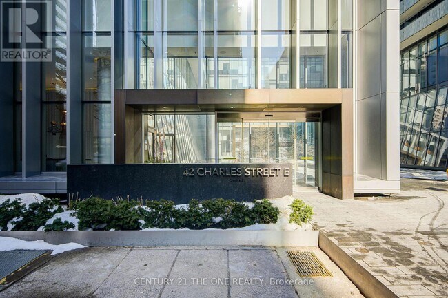 Building Photo - 42 Charles St E