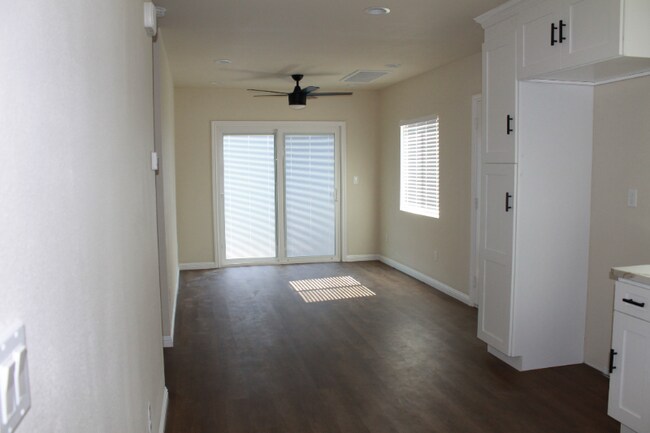 Building Photo - 6444 Frank Ave