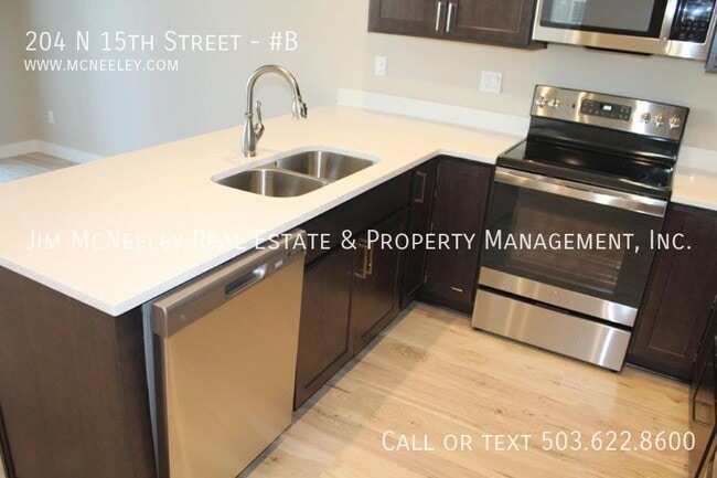 Building Photo - 204 N 15th St