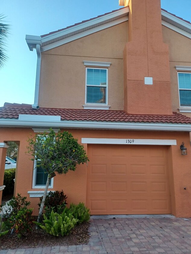 Foto principal - 1836 Concordia Lake Cir