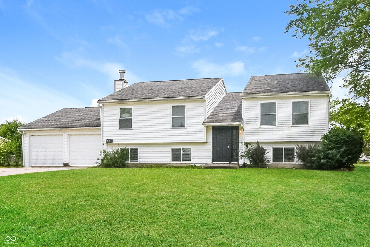 Primary Photo - 8313 Castle Farms Rd
