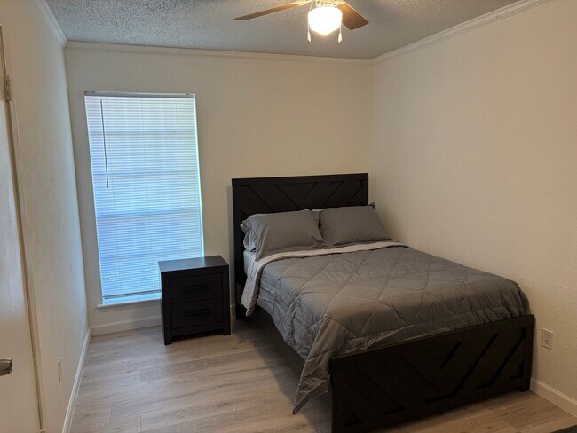 Foto del edificio - 724 Melinda Dr