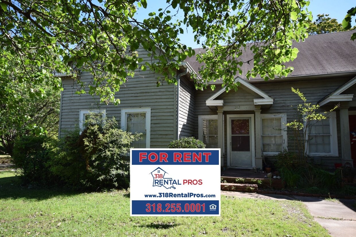Primary Photo - Centrally Located 2 Bed Close to Tech!