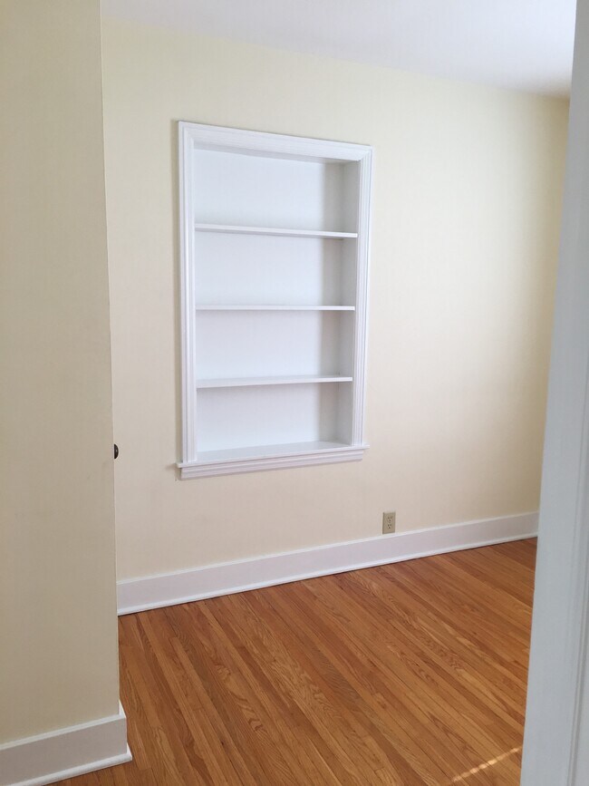 Building Photo - 88 Riverside Ave