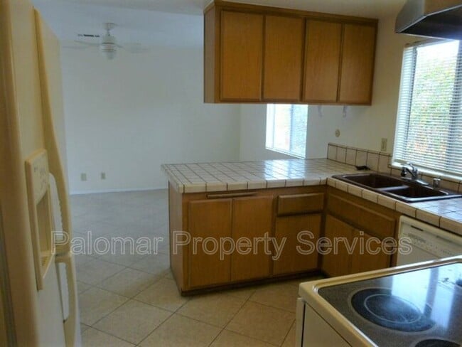Building Photo - 1410 San Carlos Pl