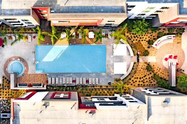 Pool Spa & Firepit Courtyards - Arte Apartments