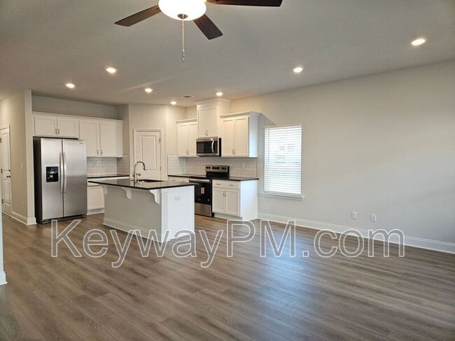 Building Photo - 1301 Newbern Dr