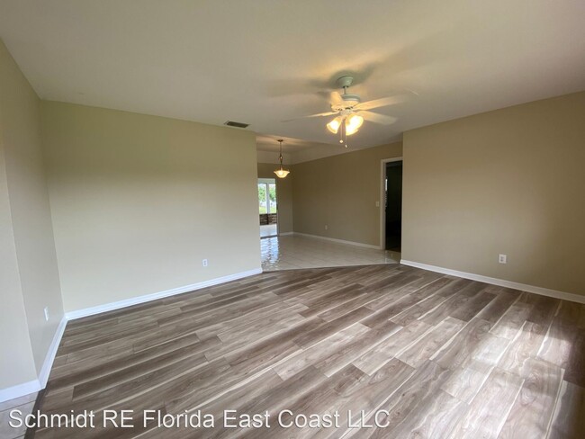 Foto del edificio - 3 br, 2 bath House - 974 Riviera Avenue