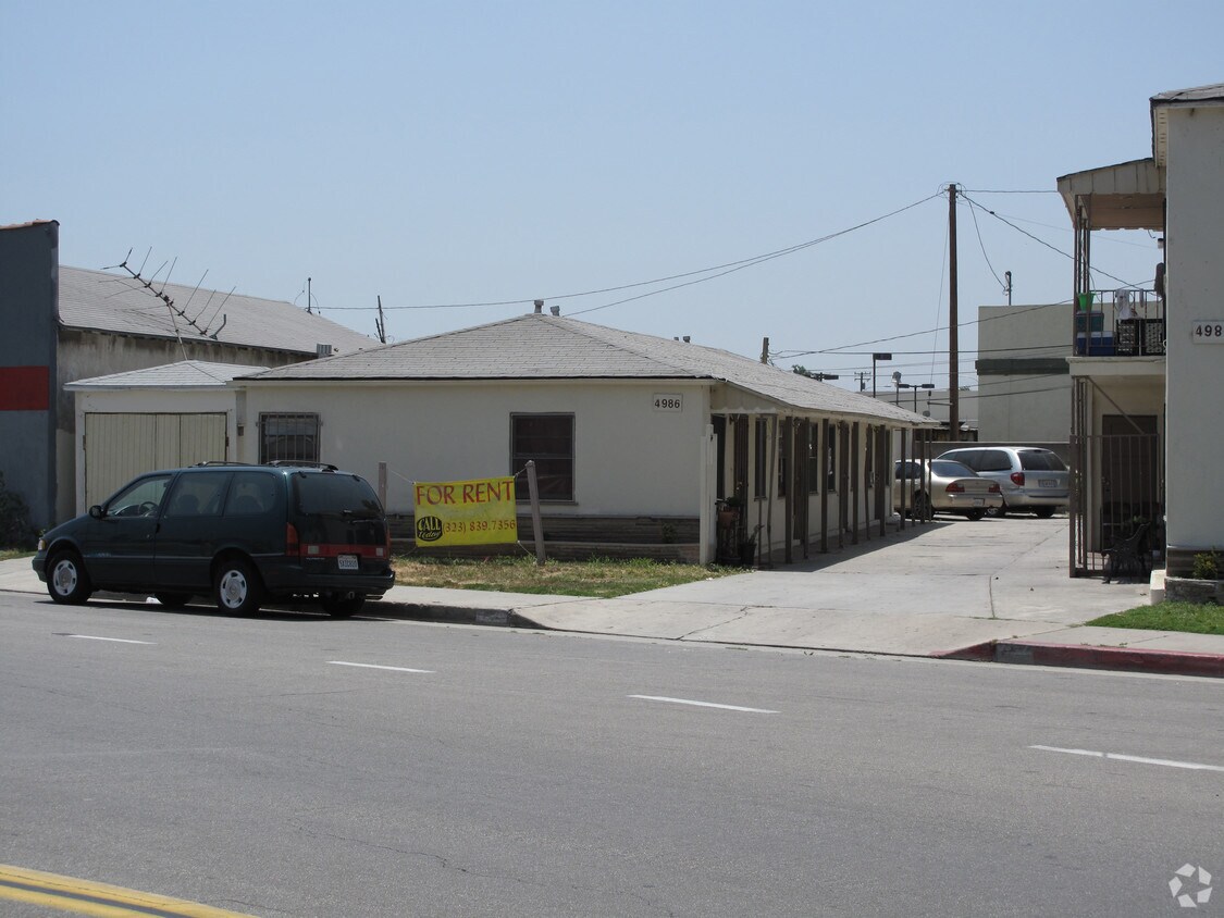Building Photo - 4982 & 4986 Southern Ave