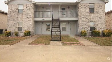 Building Photo - 1108 Circle M Dr