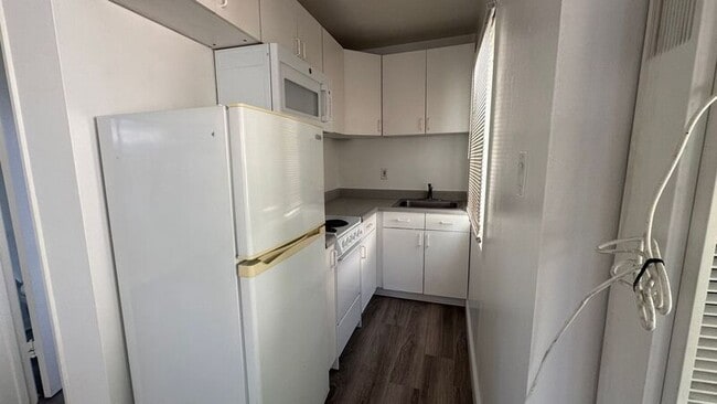 Foto del edificio - 7948 Caldwell Ave