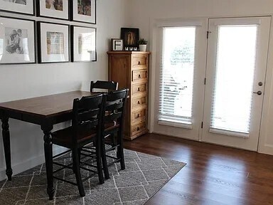 Foto del edificio - 1068 Canyon Meadow Dr
