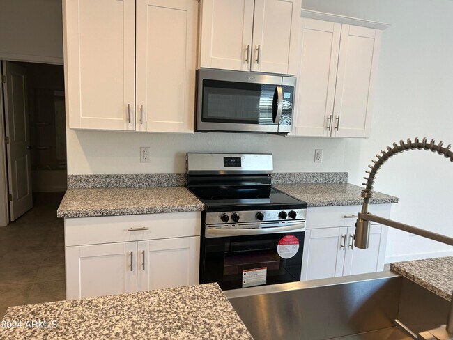 Foto del edificio - 4385 W Allen St