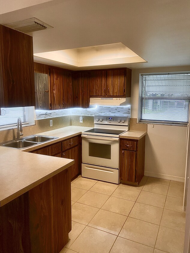 Foto principal - 9299 Silverthorne Dr