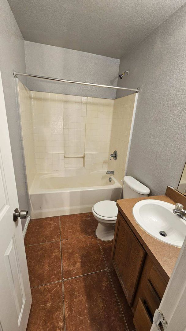 Foto del edificio - 3600-3602 Laughton St