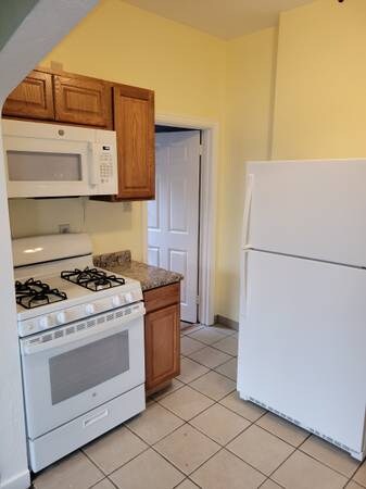 Primary Photo - 1422 Hillsdale Ave