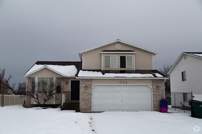 Building Photo - 1038 N 2525 W