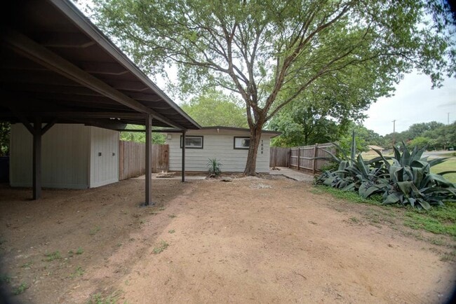 Building Photo - 1608 Boyd Ln