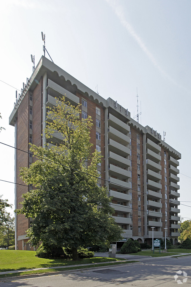 Building Photo - Tiffany Hill Apt