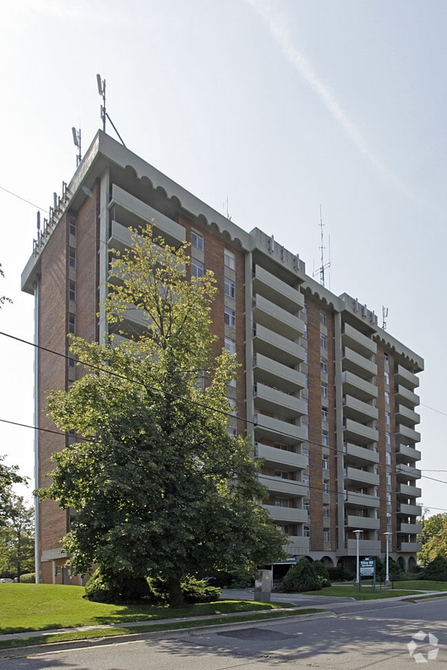 Building Photo - Tiffany Hill