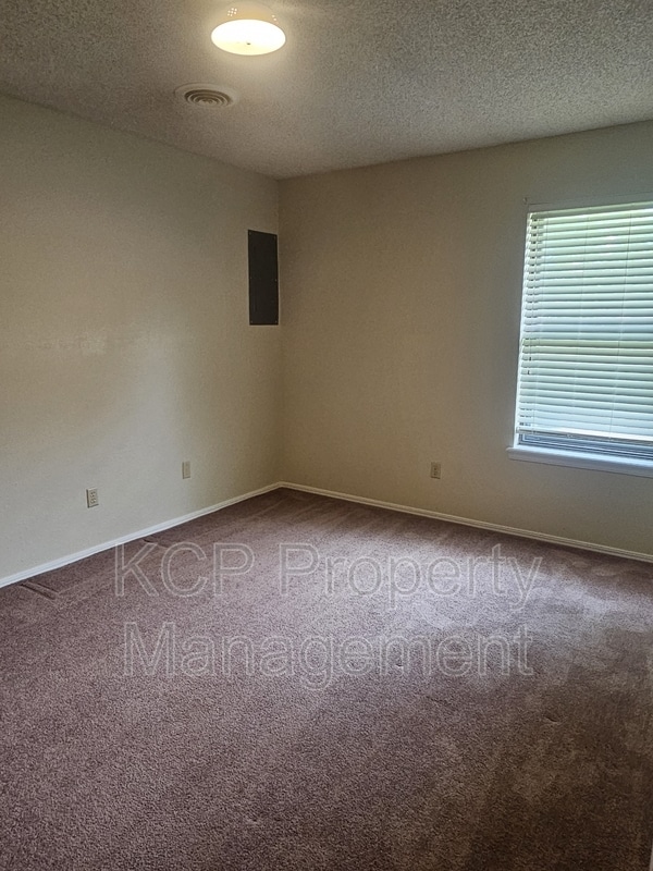 Building Photo - 9416 Bryn Mawr Cir